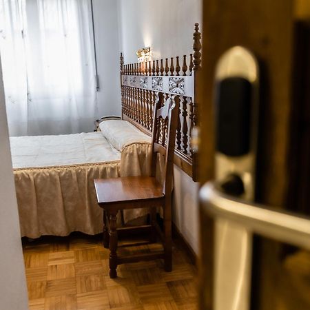 Hostal סנטו דומינגו דה סילוס מראה חיצוני תמונה