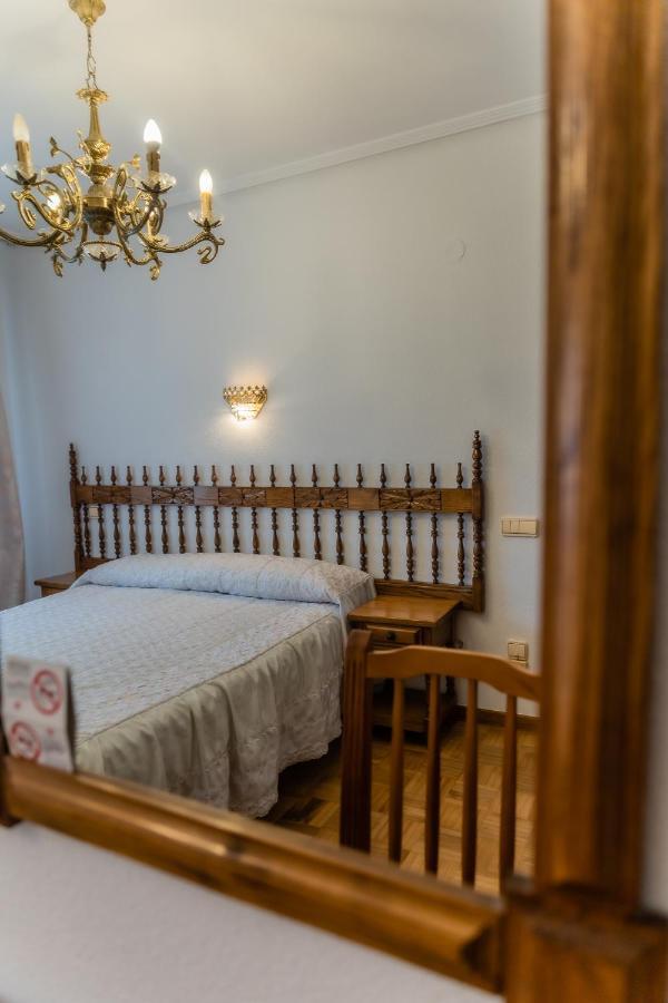 Hostal סנטו דומינגו דה סילוס מראה חיצוני תמונה