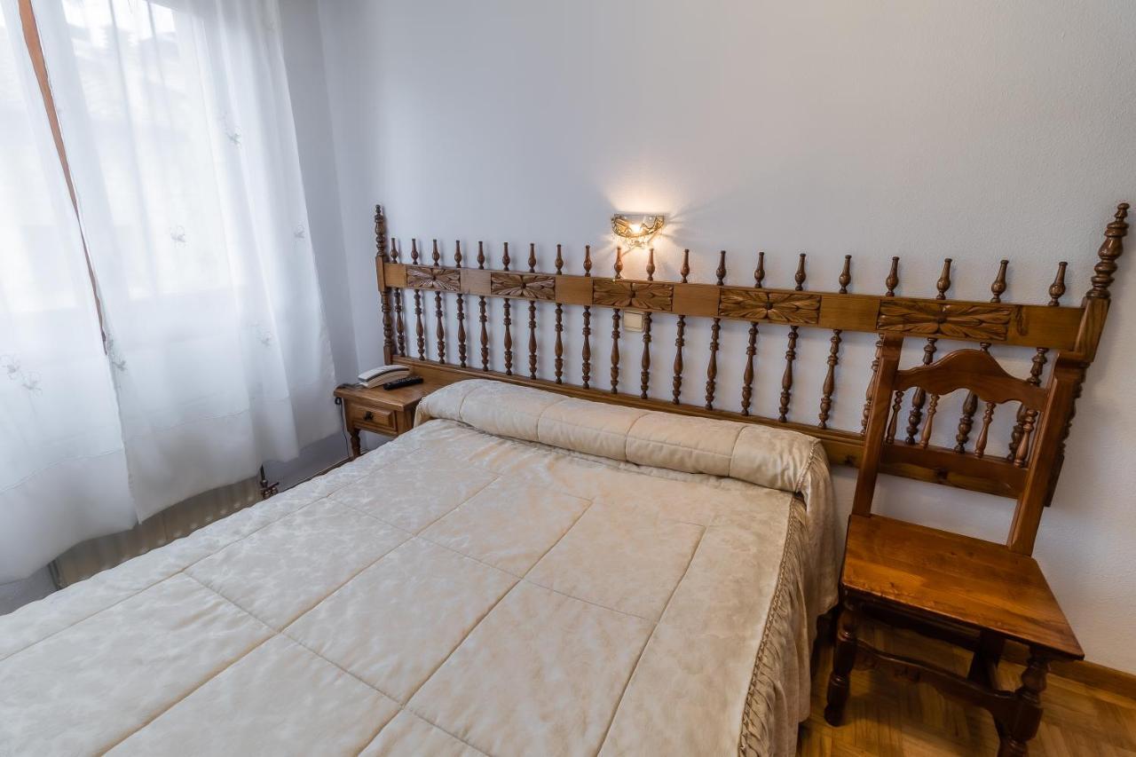 Hostal סנטו דומינגו דה סילוס מראה חיצוני תמונה