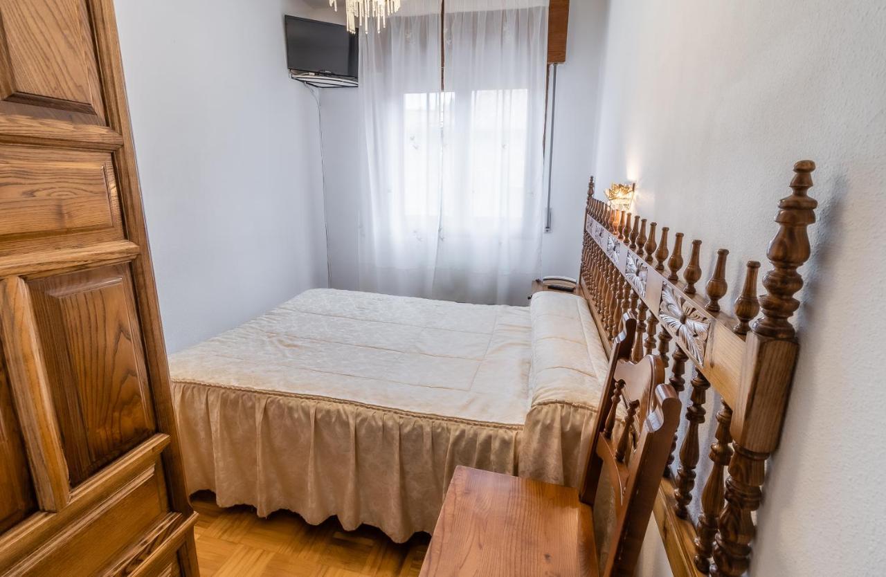 Hostal סנטו דומינגו דה סילוס מראה חיצוני תמונה