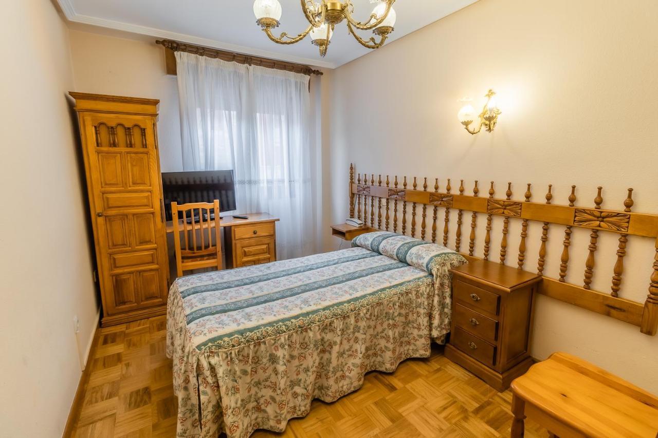 Hostal סנטו דומינגו דה סילוס מראה חיצוני תמונה