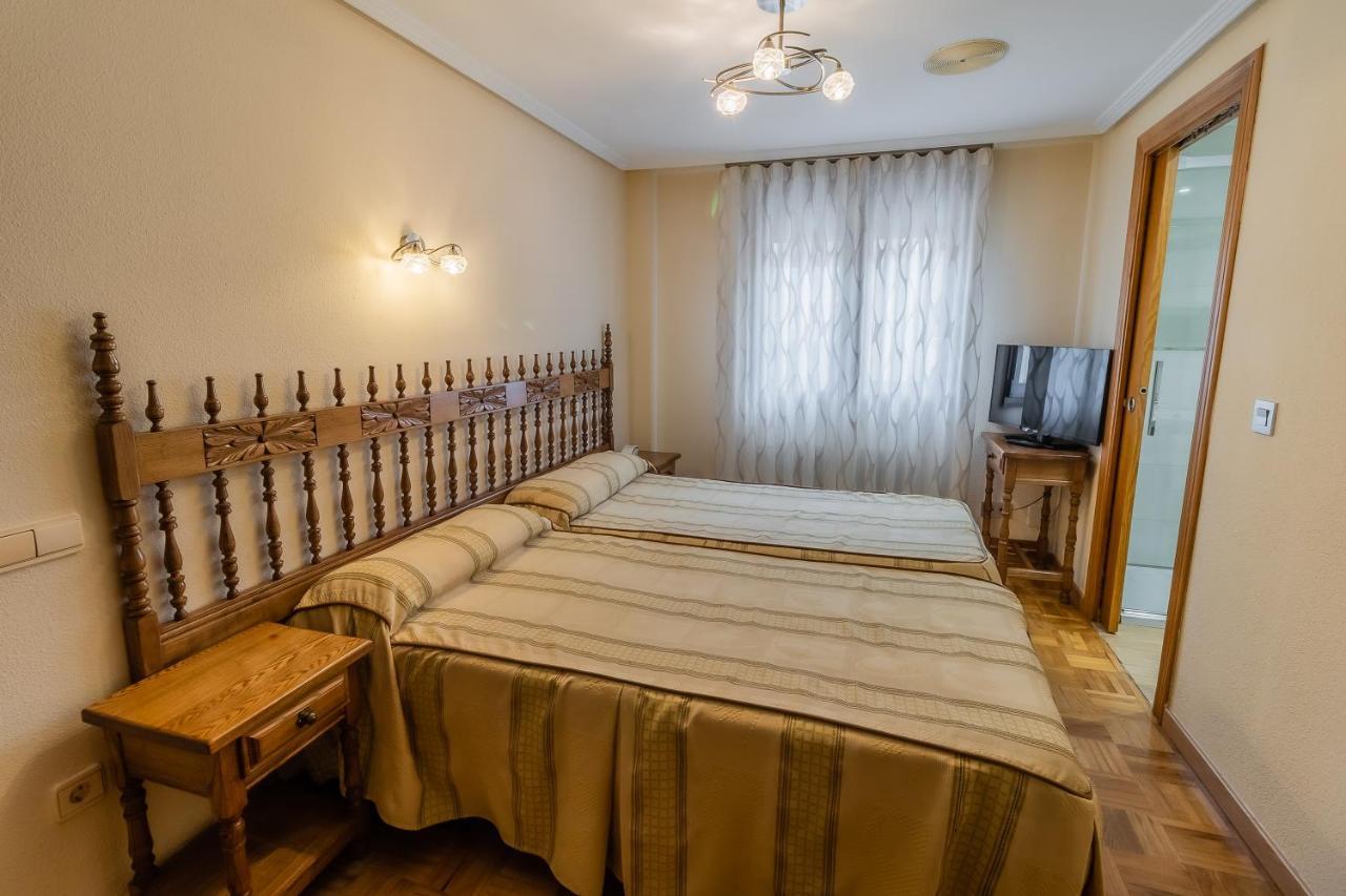 Hostal סנטו דומינגו דה סילוס מראה חיצוני תמונה