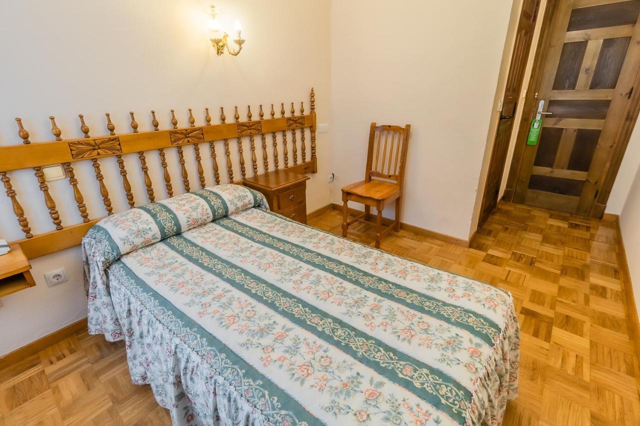 Hostal סנטו דומינגו דה סילוס מראה חיצוני תמונה