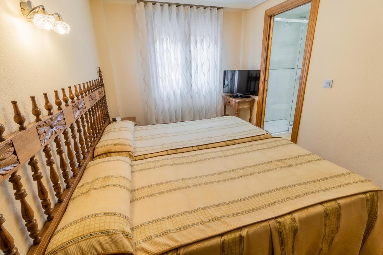 Hostal סנטו דומינגו דה סילוס מראה חיצוני תמונה