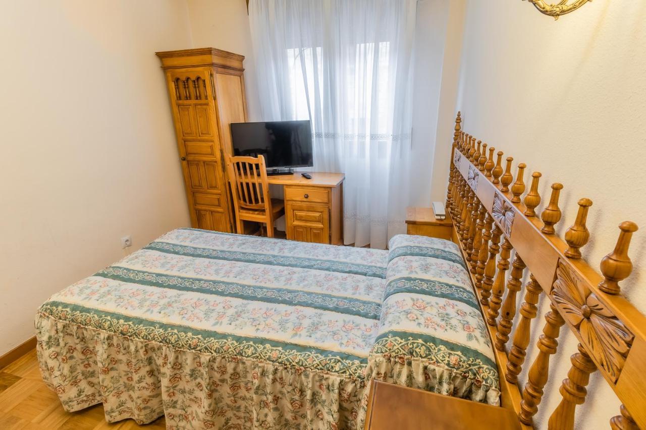 Hostal סנטו דומינגו דה סילוס מראה חיצוני תמונה