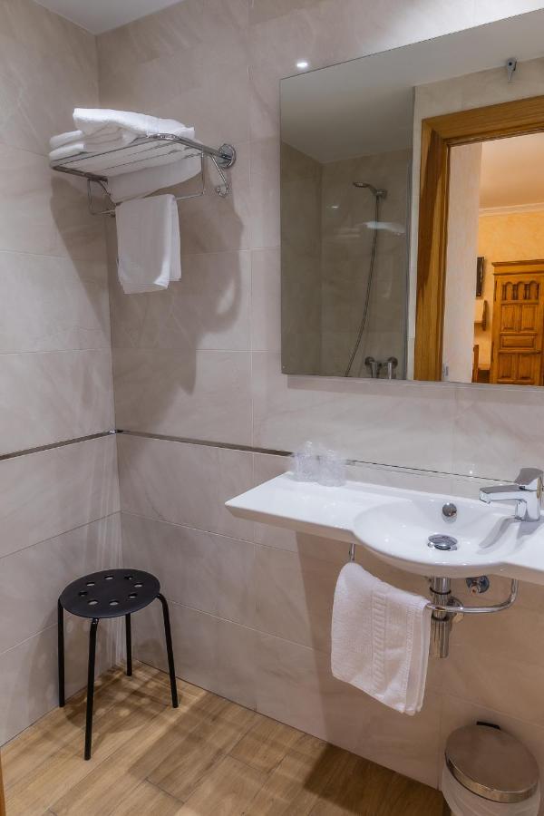 Hostal סנטו דומינגו דה סילוס מראה חיצוני תמונה