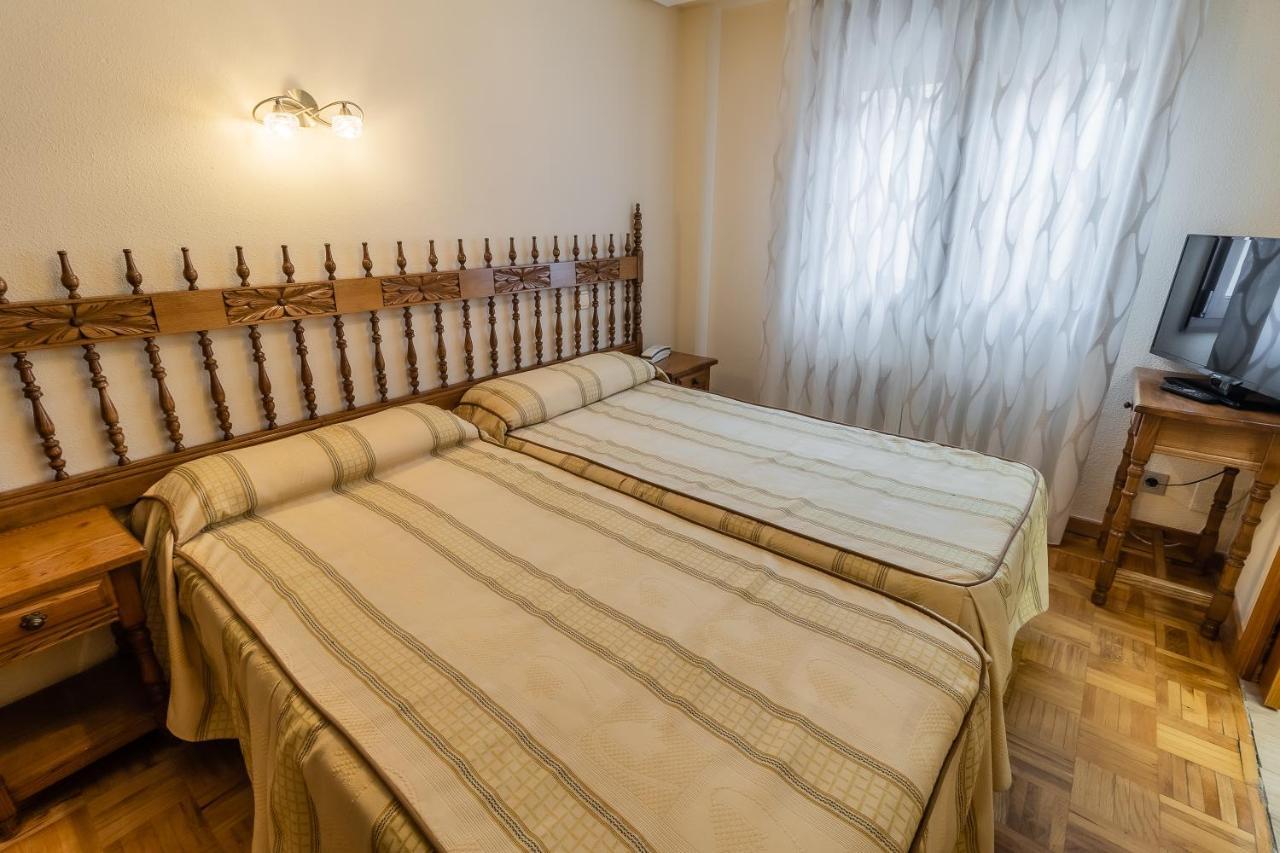 Hostal סנטו דומינגו דה סילוס מראה חיצוני תמונה