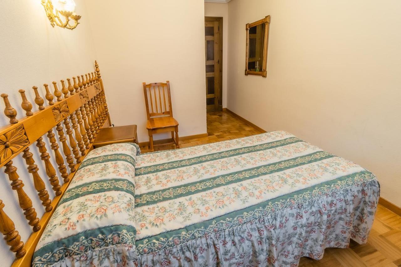 Hostal סנטו דומינגו דה סילוס מראה חיצוני תמונה
