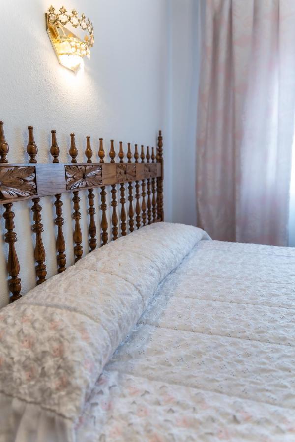 Hostal סנטו דומינגו דה סילוס מראה חיצוני תמונה