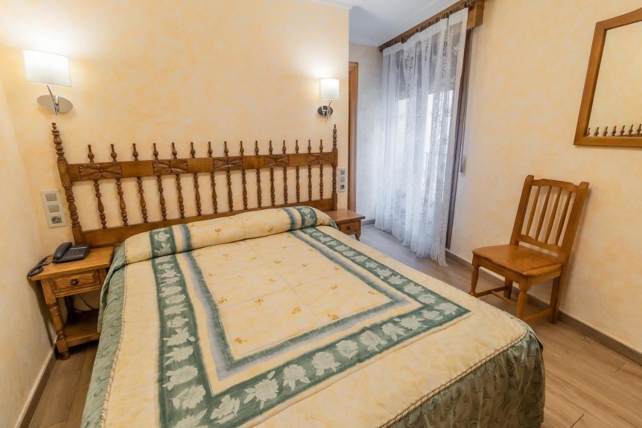 Hostal סנטו דומינגו דה סילוס מראה חיצוני תמונה