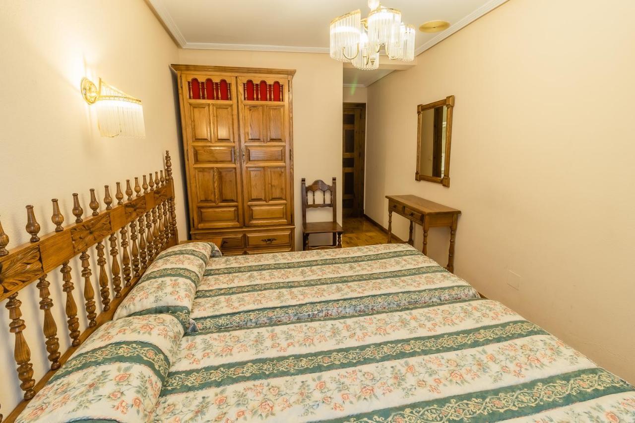 Hostal סנטו דומינגו דה סילוס מראה חיצוני תמונה
