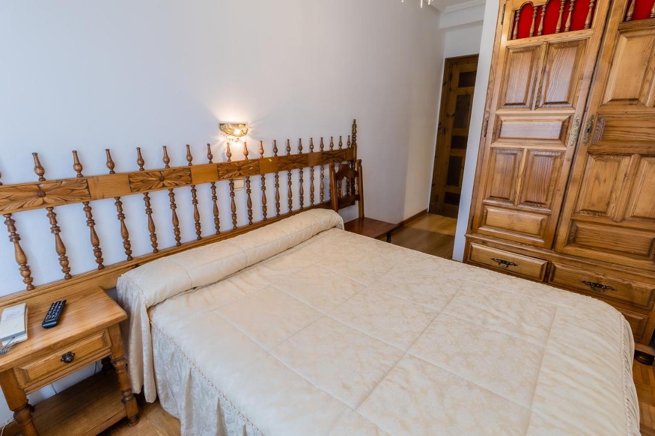 Hostal סנטו דומינגו דה סילוס מראה חיצוני תמונה